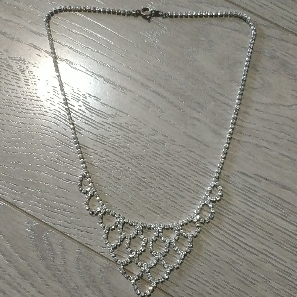 Elegant Silver Necklace